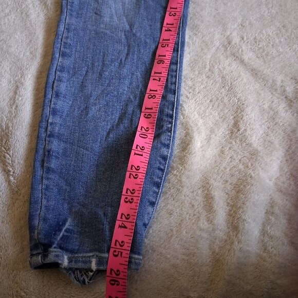 Paige Women's Size 29 Hoxton Crop Torn Back Hem Light Wash Denim Stretch Jeans - Picture 16 of 16